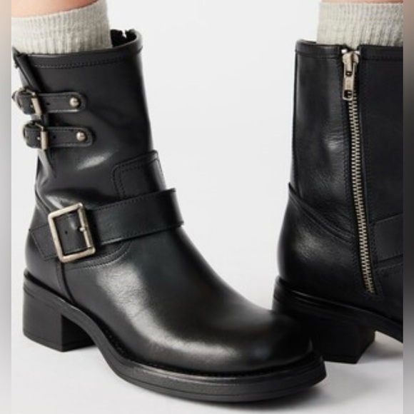 Steve Madden Archie Black Combat Moto Boots with Buckle Hardware.Sz 7 - Picture 1 of 11